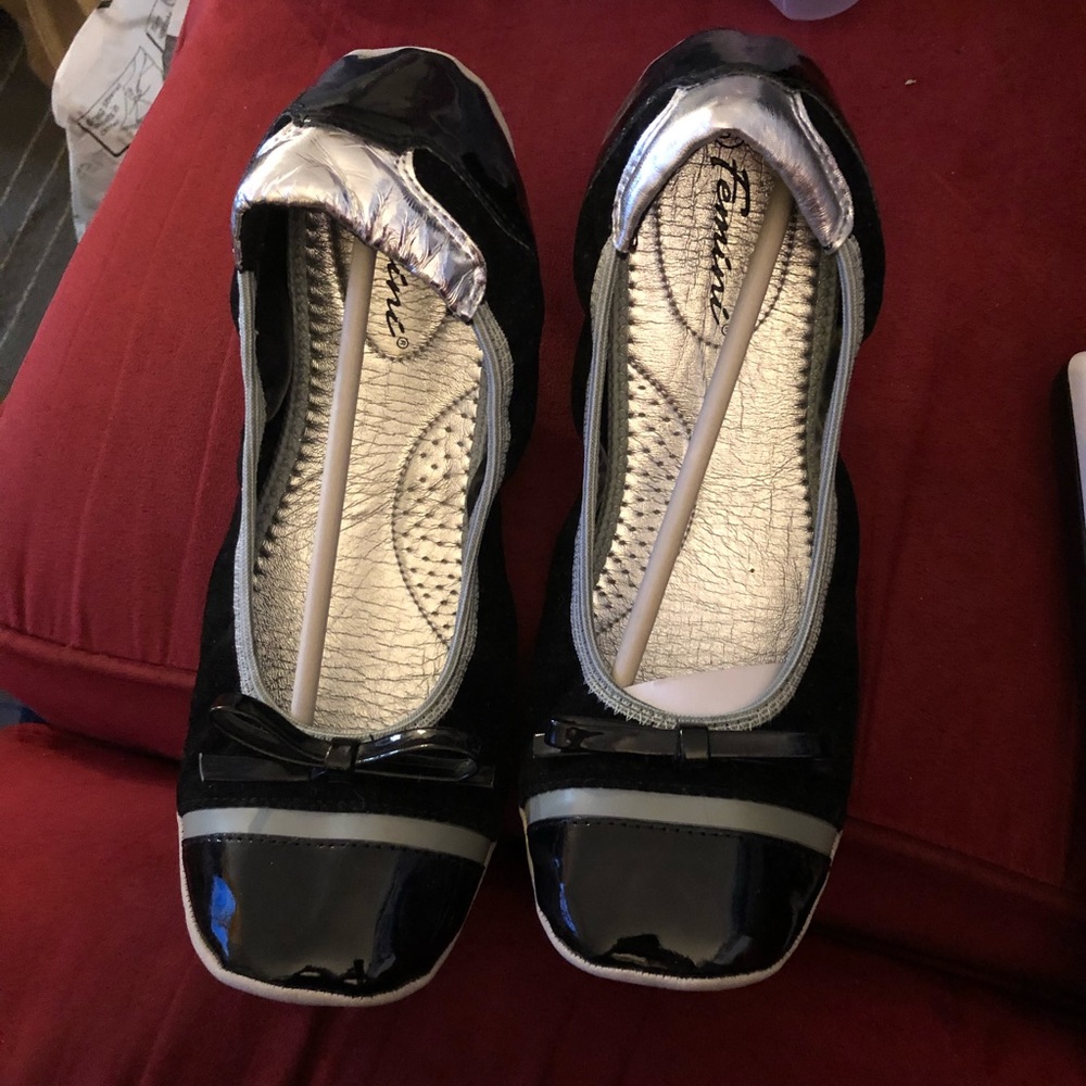 NWT Femini Women’s Size 10 Ballet Flats